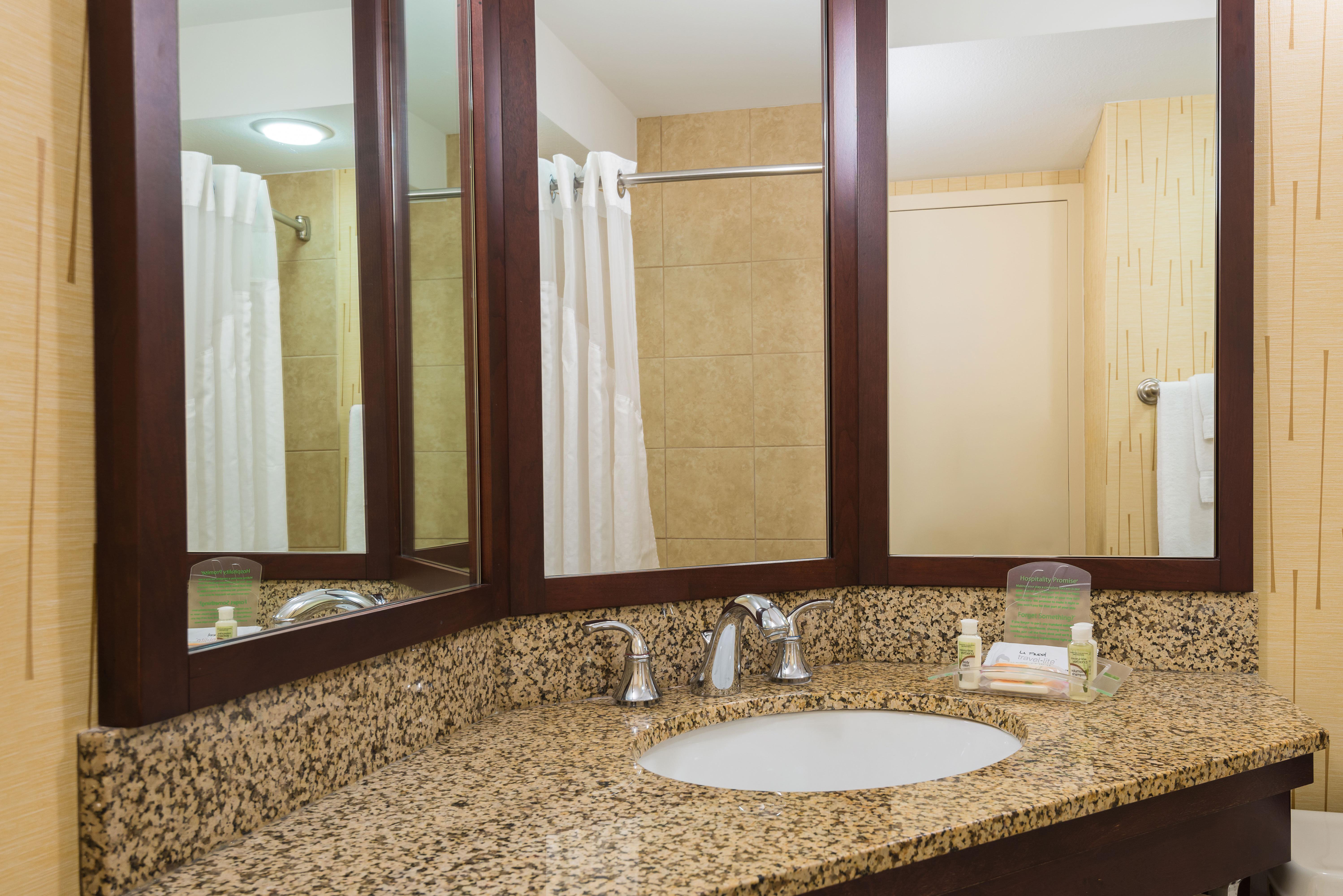 Holiday Inn Knoxville West - Cedar Bluff By Ihg Exterior foto