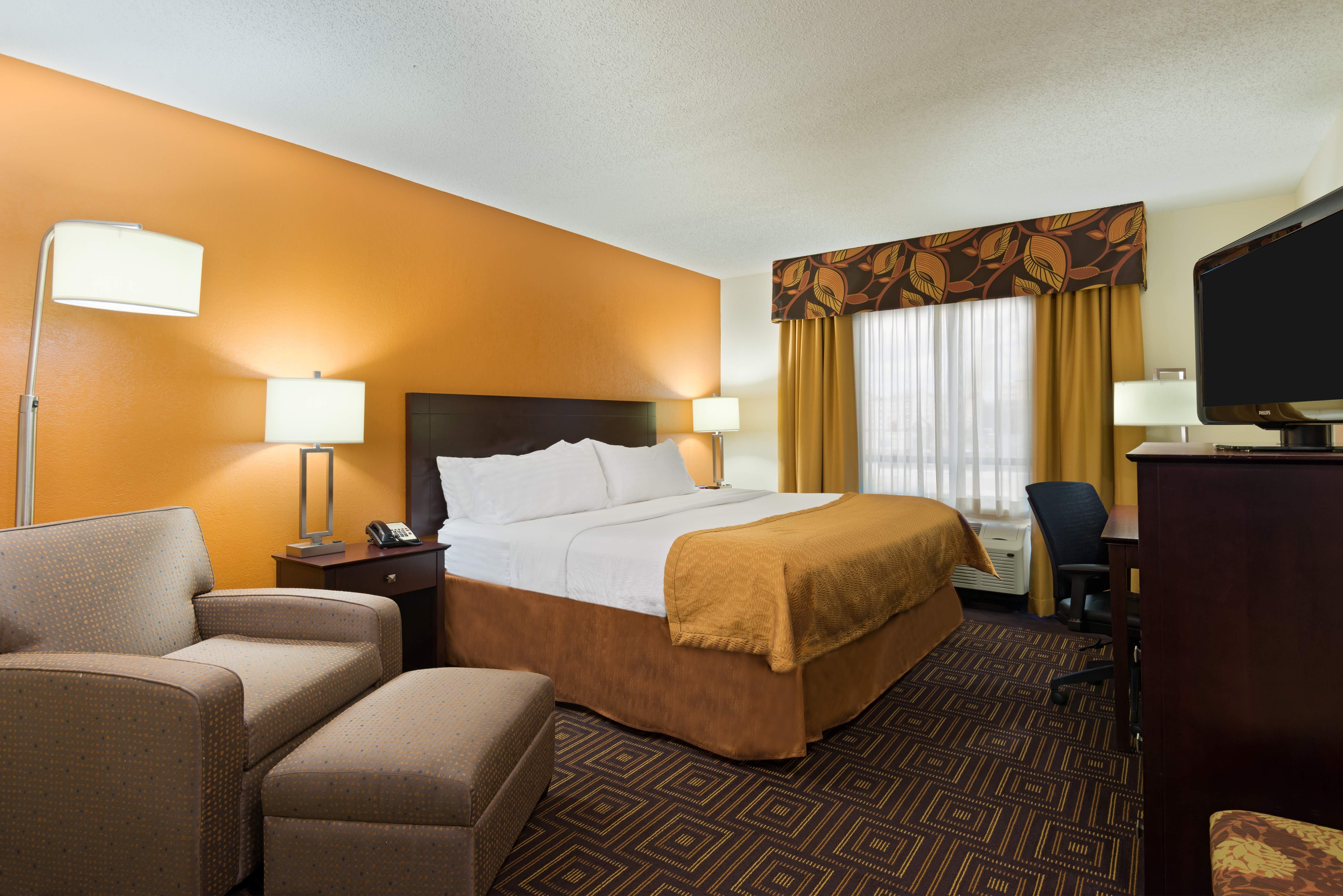 Holiday Inn Knoxville West - Cedar Bluff By Ihg Exterior foto